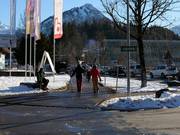 Kleiner Fußmarsch am Ende der Talabfahrt zur Talstation
