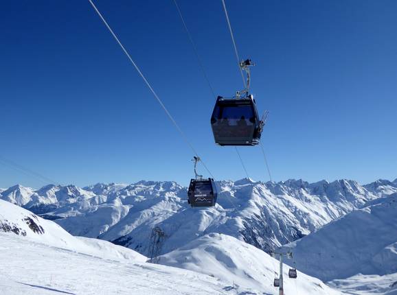 Schneehüenerstock-Express - 10er Gondelbahn (Ein-Seil-Umlaufbahn)