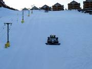 Jeden Abend rücken die Pistengeräte aus