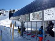 Informationen beim Einstieg an den Sesselbahnen