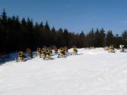 Die Schneekanonen warten auf den nächsten Einsatz