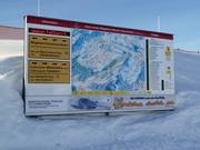 Große Informationstafeln im Skigebiet