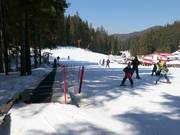 Kurzes Förderband im Ski center Malina