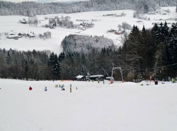Die breite Piste an Skilift Greising