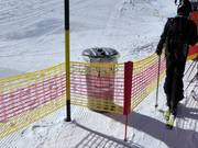 Abfalleimer im Skigebiet