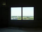 Blick aus dem Fenster im oberen Teil der Skihalle