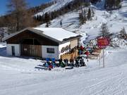 Grill Bar an der Talstation der Sesselbahn Bodmenstafel