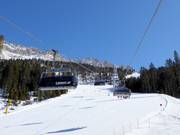 Absam Maierl - 6er Hochgeschwindigkeits-Sesselbahn (kuppelbar) mit Abdeckhauben
