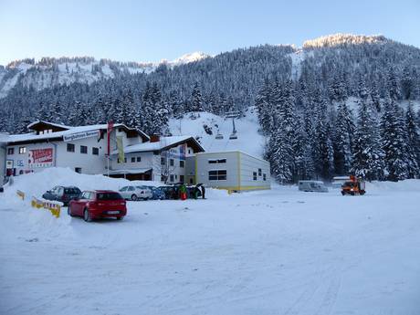 Zugspitz Arena Bayern-Tirol: Anfahrt in Skigebiete und Parken an Skigebieten – Anfahrt, Parken Berwang/Bichlbach/Rinnen