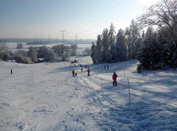 Skilift und Piste am Monte Kienader