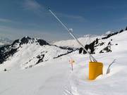 Umfassende Beschneiung im Skigebiet