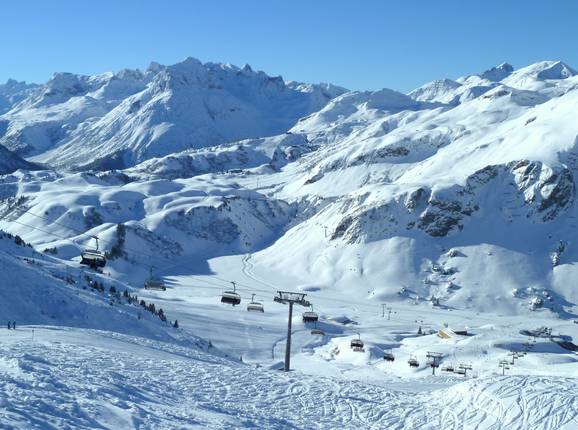 Blick von Schröcken bis nach Lech mit dem Auenfeldjet