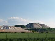 Weit sichtbar ragt der Quarzsandberg empor