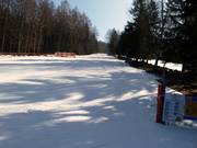 Übungslift mit Piste an der Talstation