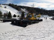 Pistenraupe bei der Arbeit