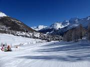 Saas-Fee eingebettet zwischen den Viertausendern