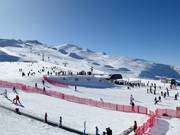 Blick über die Anfängerpisten an der Base Area