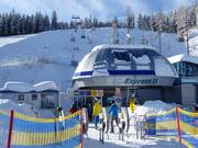 Höfi-Express II - 4er Hochgeschwindigkeits-Sesselbahn (kuppelbar) mit Abdeckhauben