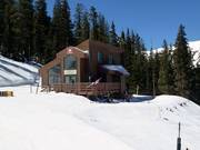 Wärmehütte im Skigebiet