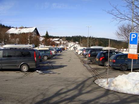 Almberg-Haidel-Dreisessel: Anfahrt in Skigebiete und Parken an Skigebieten – Anfahrt, Parken Mitterdorf (Almberg) – Mitterfirmiansreut