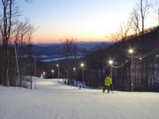 Ein Highlight ist das tägliche Nachtskifahren