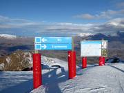 Pistenausschilderung und Pistenplan im Skigebiet Coronet Peak