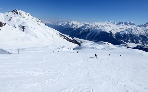 Bestes Skigebiet in den Albula-Alpen – Testbericht St. Moritz – Corviglia