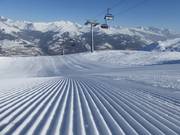 Perfekt präparierte Piste im Skigebiet Obersaxen