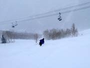 Pulverschnee an der Sesselbahn Super Condor Express