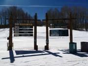 Informationstafel im Skigebiet