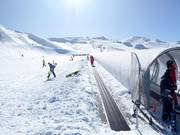 Übungshang mit Förderbändern