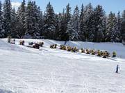 Die Schneekanonen warten auf den nächsten Einsatz