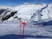 Hinweisschilder am Gemsstock