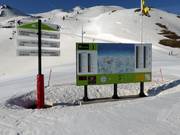 Informationstafel mit Beschilderung