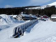 Überdachtes Förderband im Touristsenter