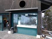 Gepflegter Kassenbereich an der Bergstation der Seilbahn