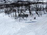 Pistenausschilderung im Skigebiet Björkliden