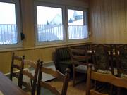 Eiche rustikal – das Mobiliar in der Skihütte