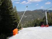 Beschneiung der Hauptpiste im Skigebiet Mechi Chal