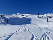 Tiefschneespuren an der 6er-Sesselbahn Saxner