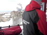 Freundliches Personal bei der Auffahrt mit der Aerial Tram