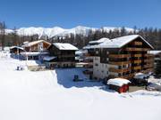 Blick auf die Unterkünfte an der Talstation