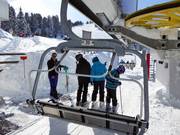 Das Personal ist an den Sesselbahnen präsent
