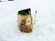 Nicht zu übersehen: Mülleimer am Snowpark