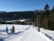 Schlepplift mit breiter, leichter Piste