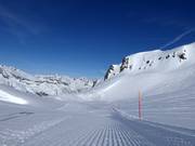 Perfekt präparierte Piste am Gemsstock