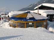 Schirmbar an der Talstation St. Jakob