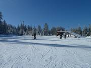 Breite und flache Abfahrt