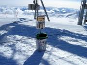 Mülleimer im Skigebiet