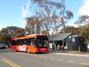 Ein umfangreiches Busnetz befördert die Gäste zu den Pisten